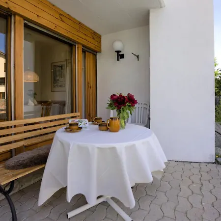 아파트 Chesa Maurus A1 By Interhome